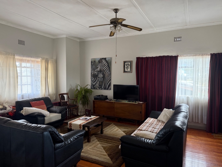 5 Bedroom Property for Sale in Ladismith Western Cape